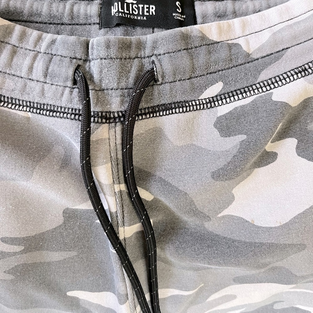 Hollister California Joggers    Small
